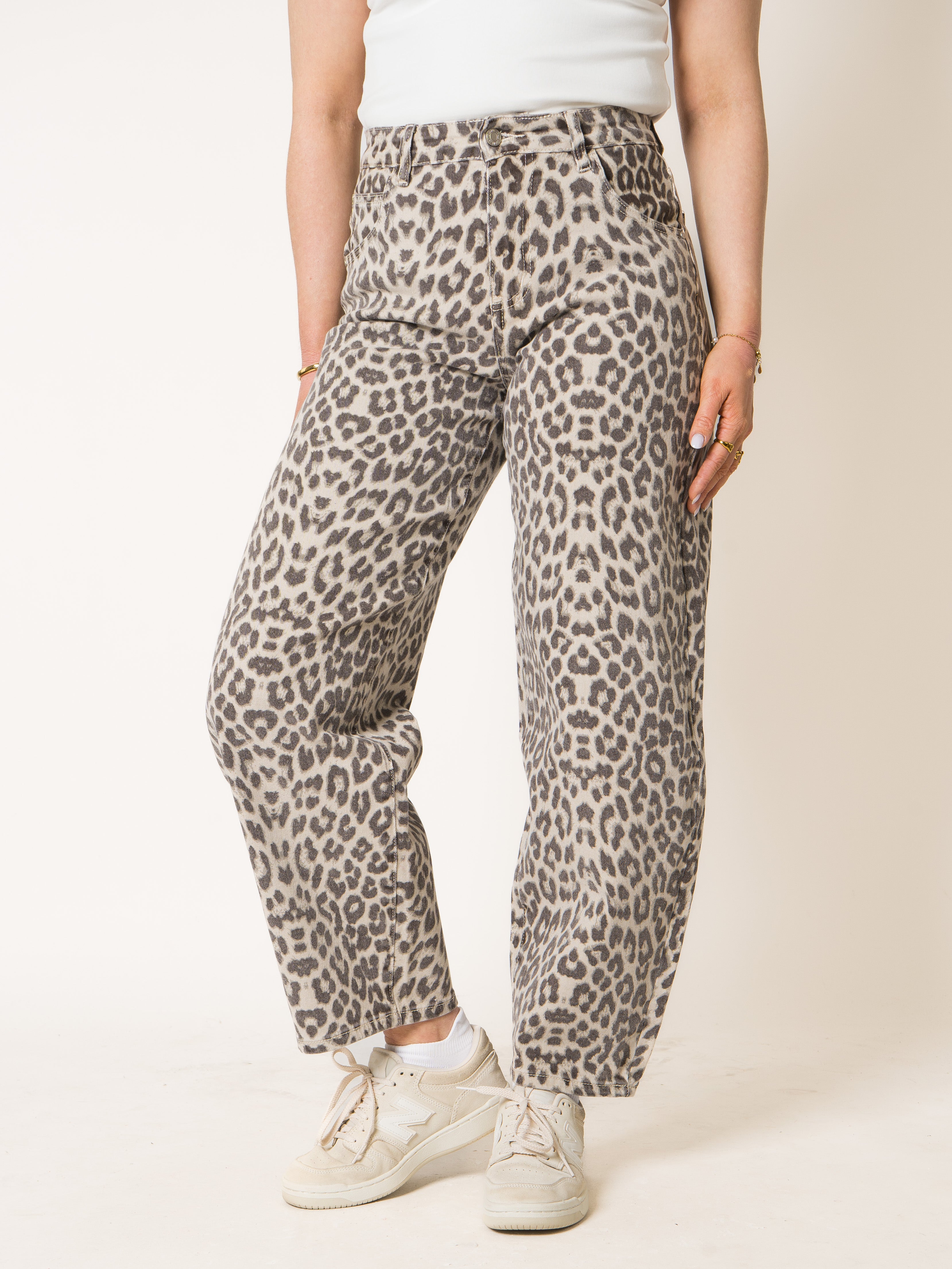 Balloon Fit Leo Jeans