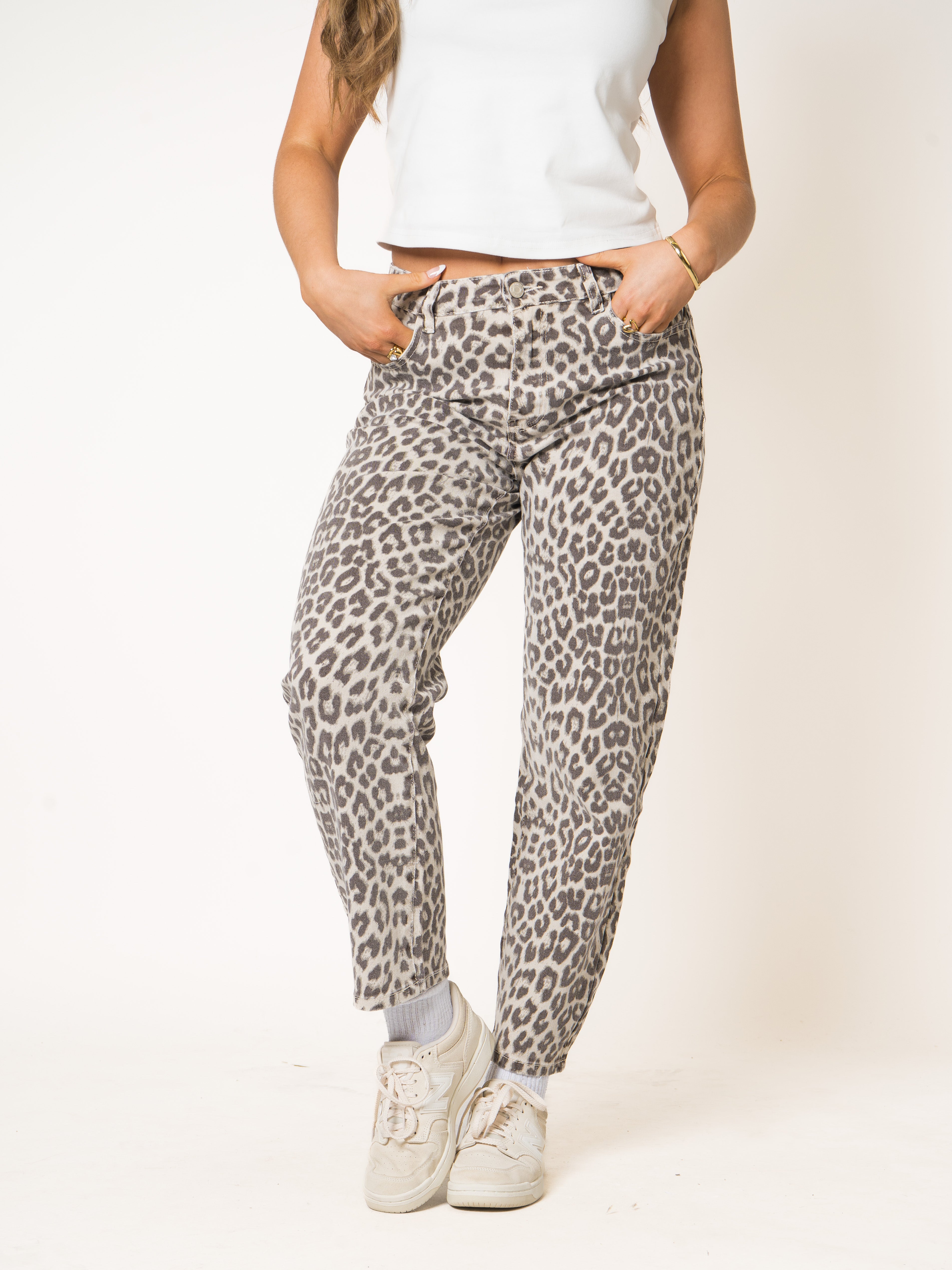 Mom Fit Leo Jeans
